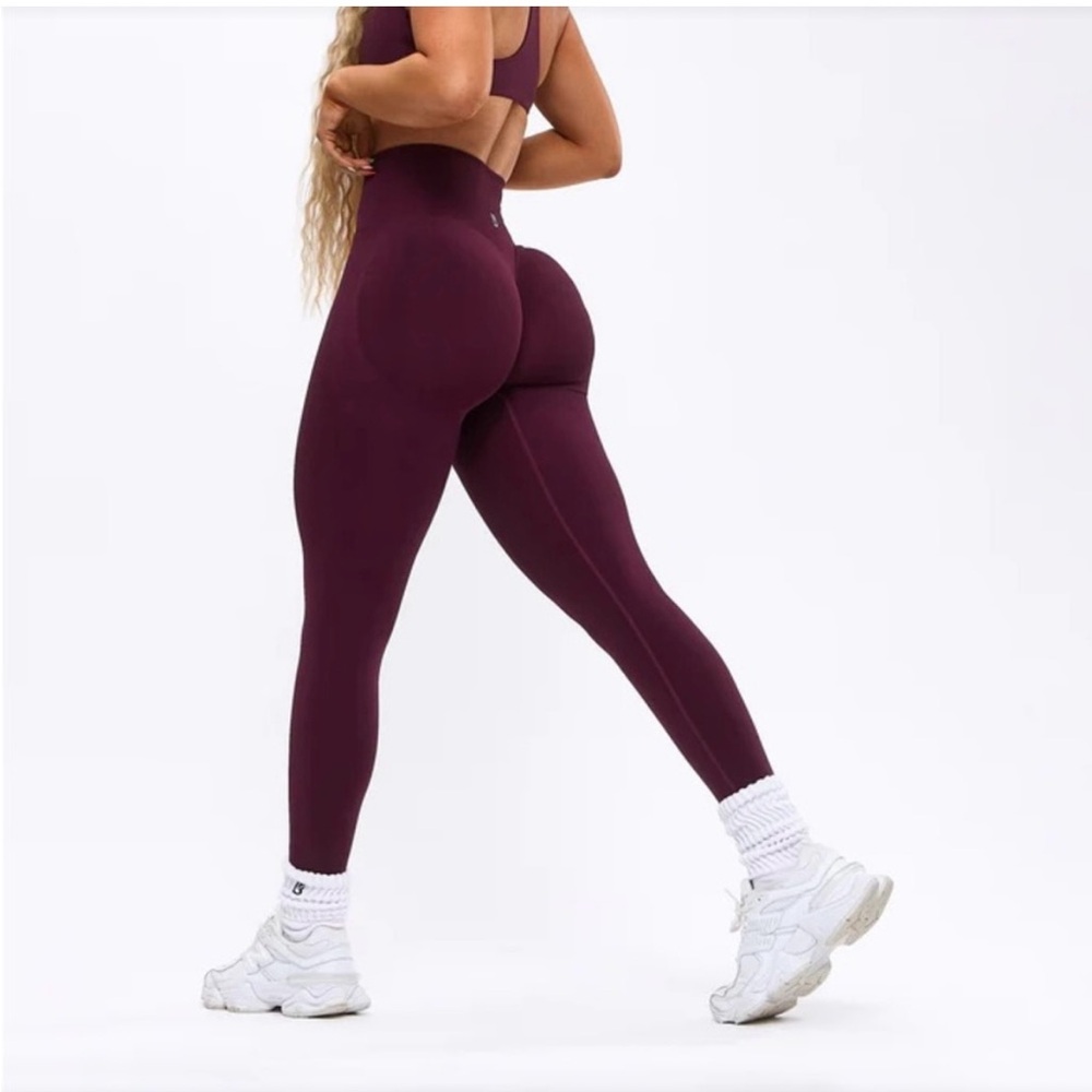 BuffBunny High-Waist Leggings in Deep Burgundy